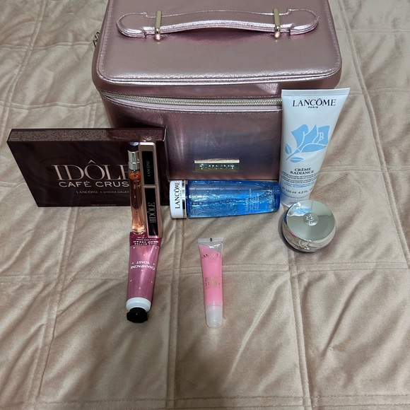 Pink Makeup Set - Picture 3 of 3